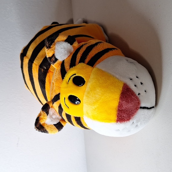 🛍2/$15🛍#ACL Flip-A-Zoo - Picture 2 of 5